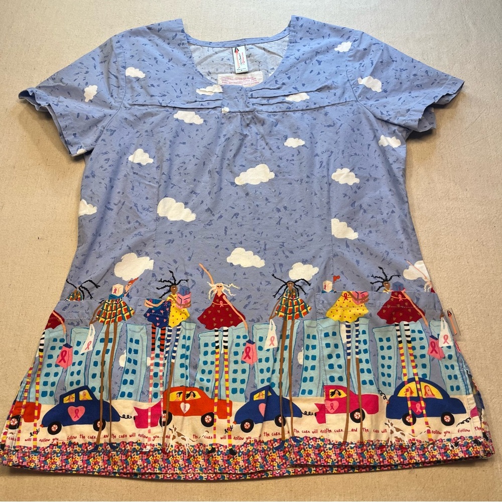 White Cross - Colorful Cityscape Print Scrub Top - Size Medium